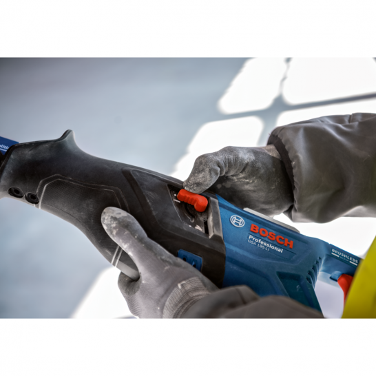 BOSCH GSA 185-LI Cordless Reciprocating Saw / Sabre Saw (Solo)