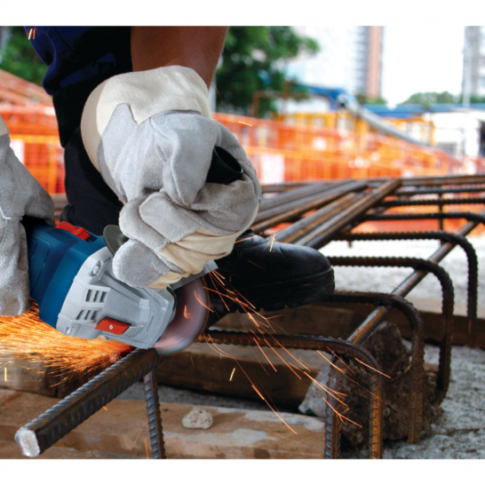 BOSCH GWS 700 Professional 4Inch (100mm) Angle Grinder (replace GWS060)