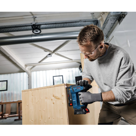 BOSCH GNH 18V-35 PRO Cordless Wood Nailer (Bare Unit)