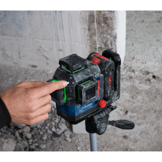 BOSCH GLL 18V-120-33CG PRO Cordless Line Laser 35mtr working range. Green Laser [Bare Unit]